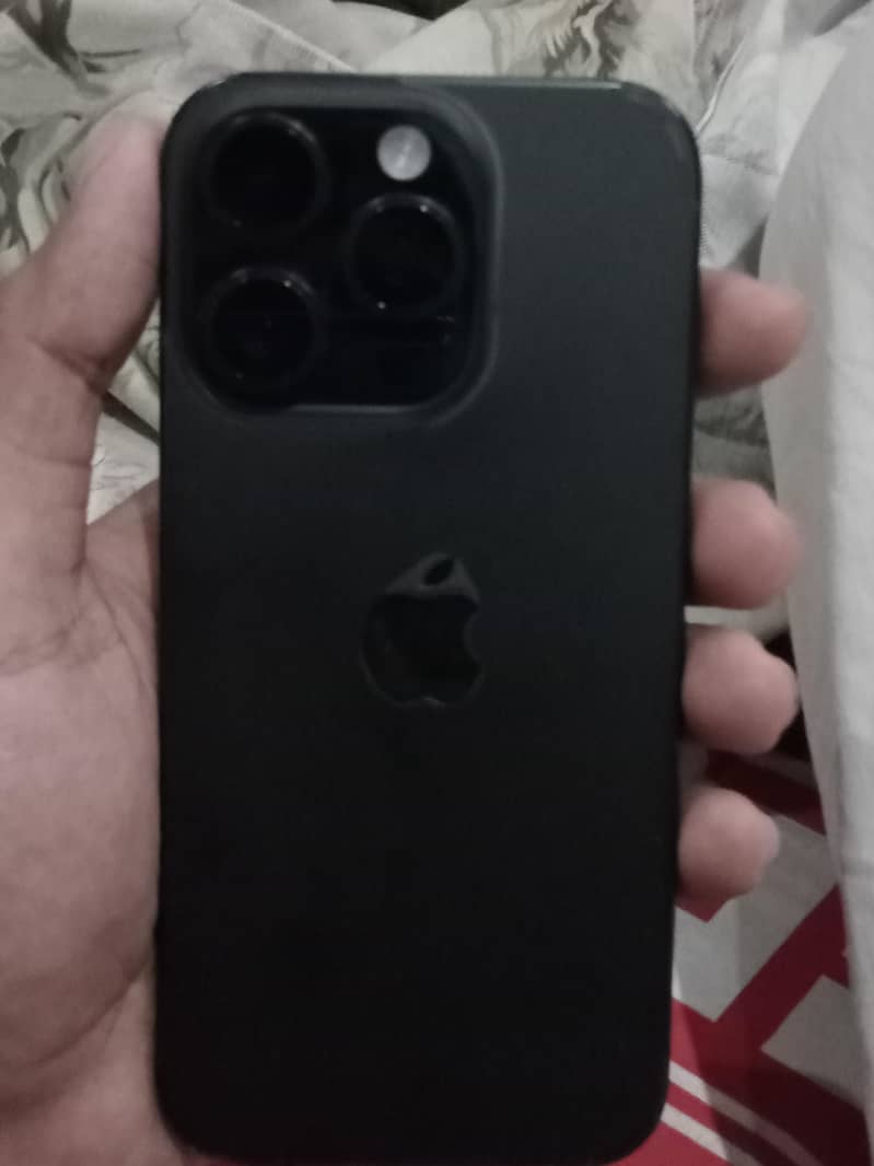 Apple iPhone 16 Pro 0