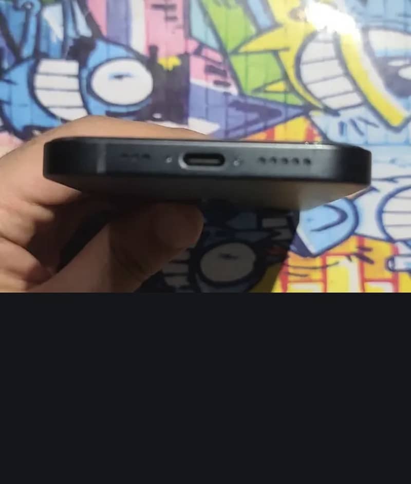 Apple iPhone 16e 2