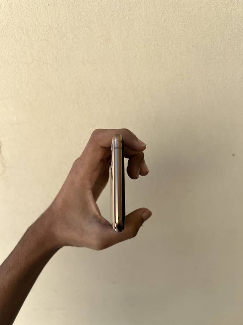 Apple iPhone 11 Pro Max 3