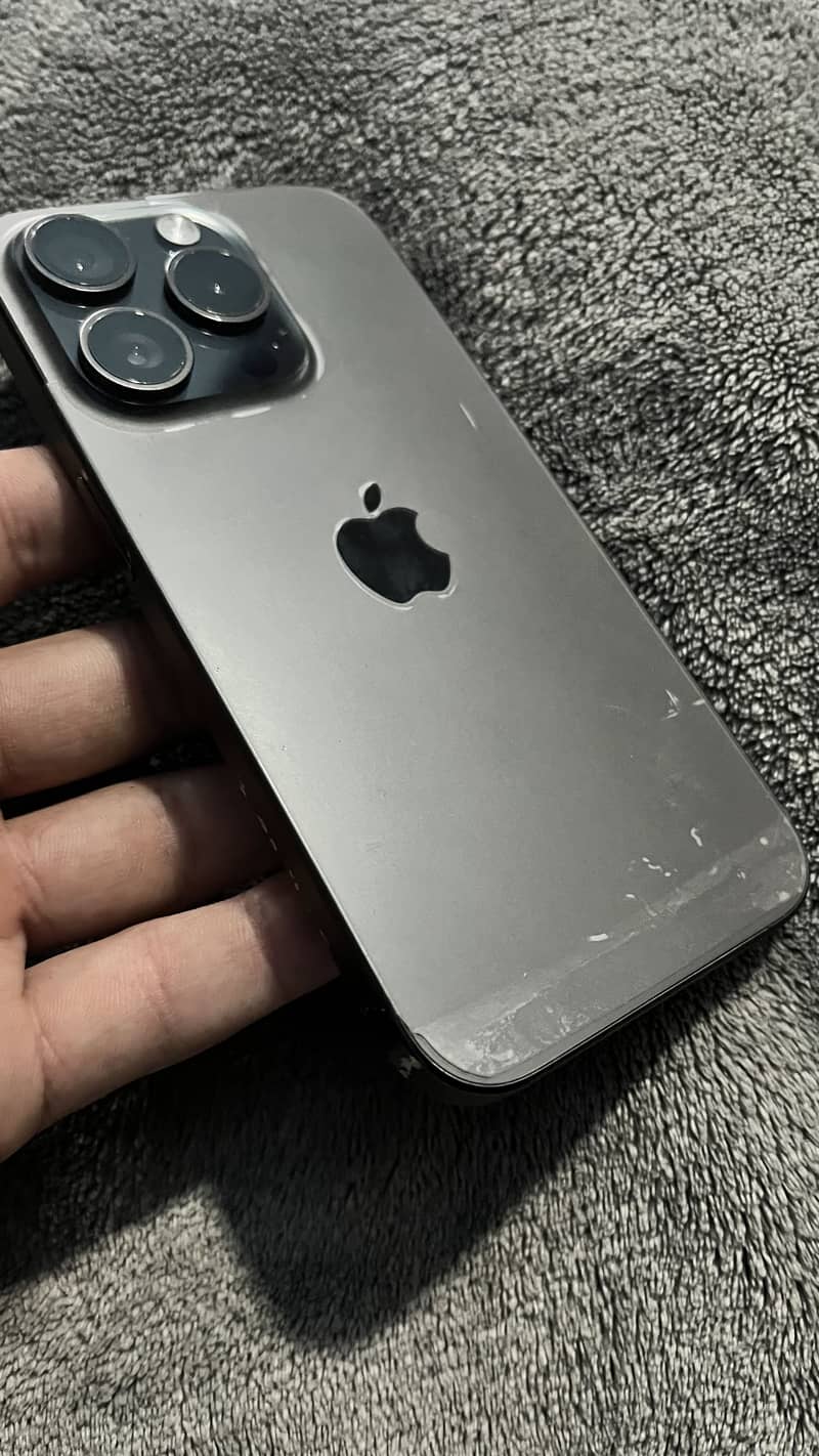 Apple iPhone 15 Pro 0