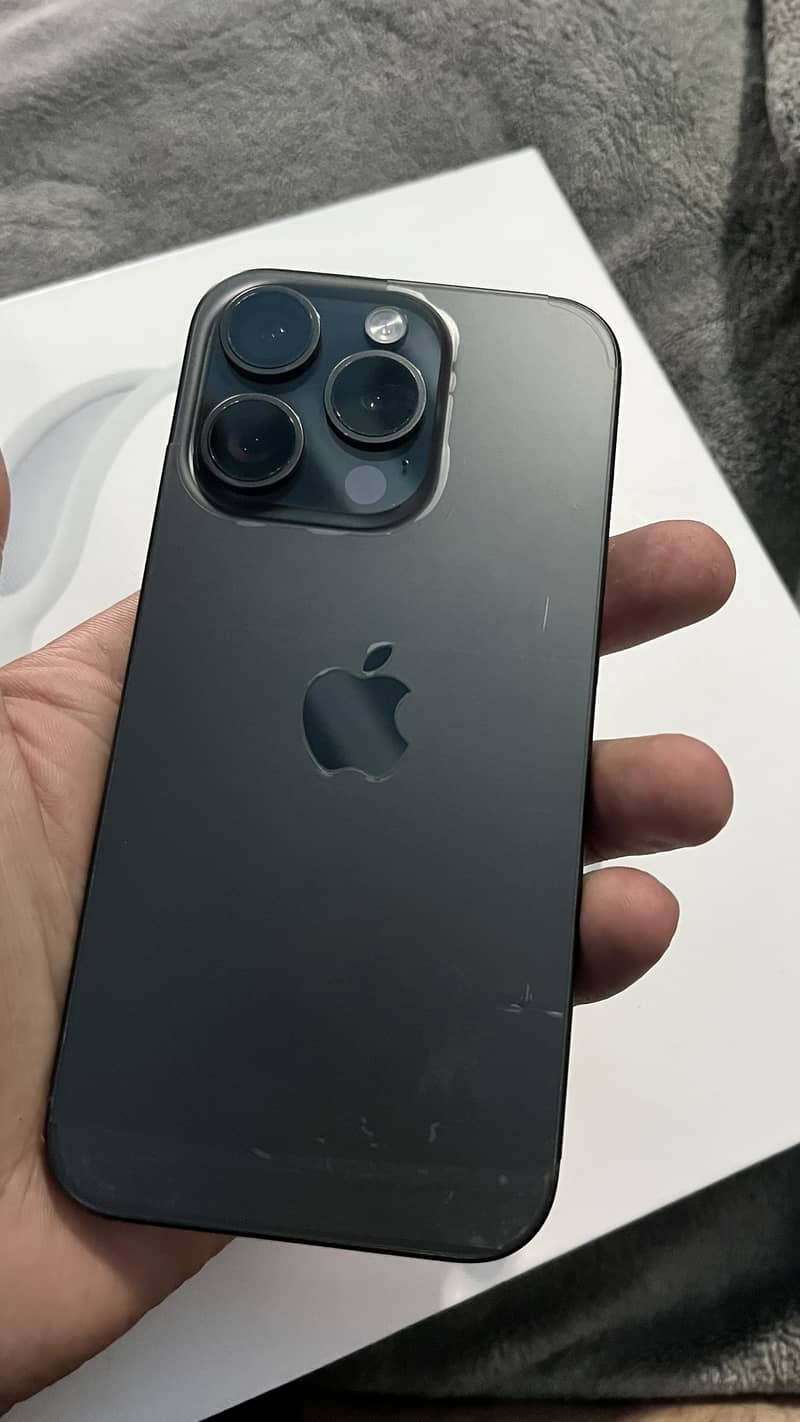 Apple iPhone 15 Pro 2