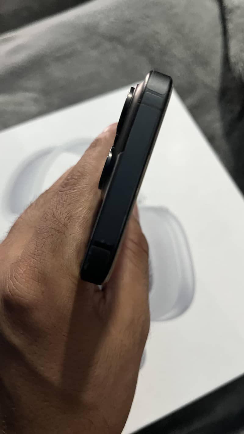 Apple iPhone 15 Pro 3