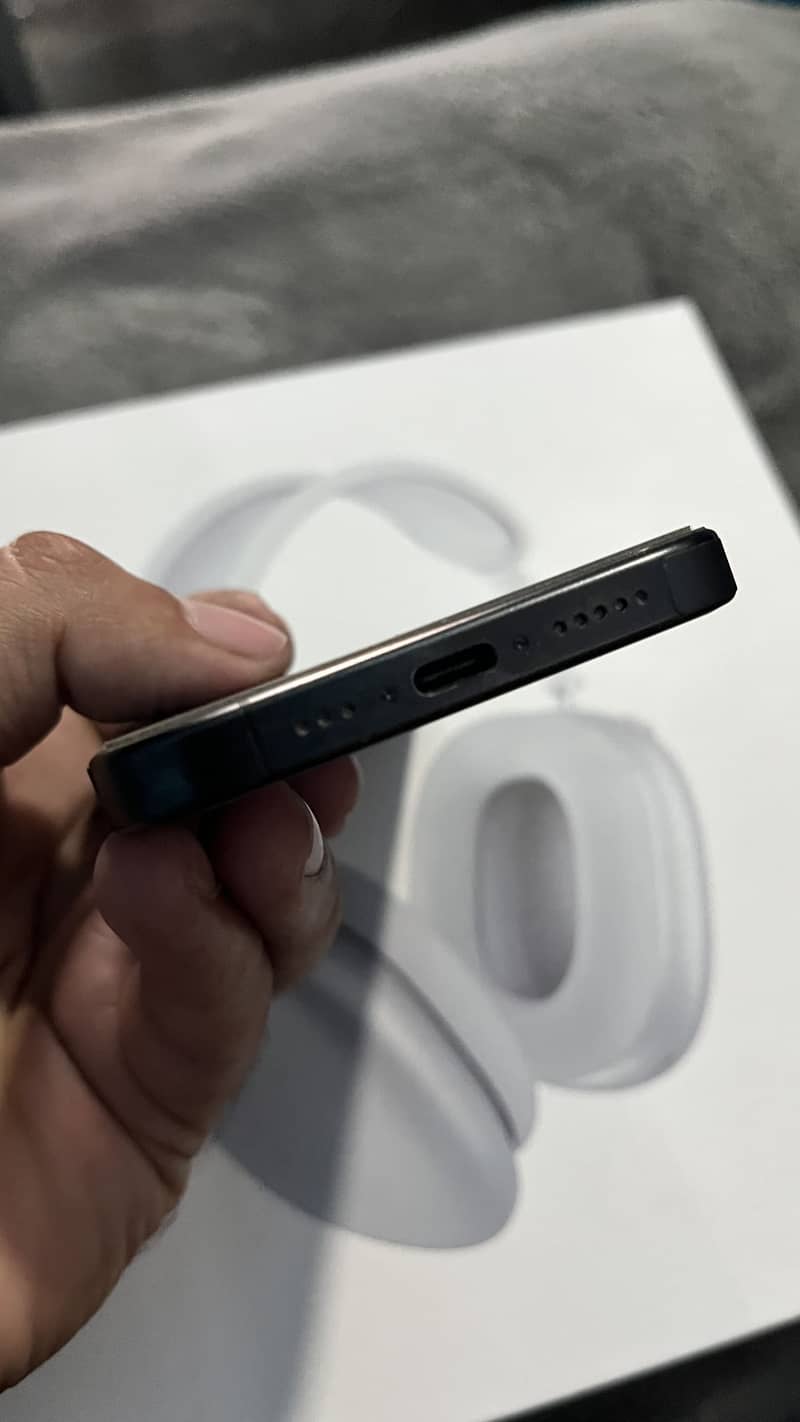 Apple iPhone 15 Pro 6
