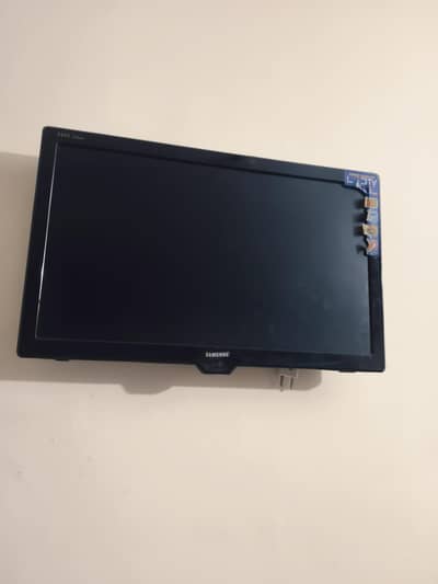 Brand samsung. . 23 inches
