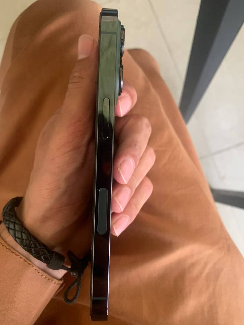 Apple iPhone 13 Pro 1
