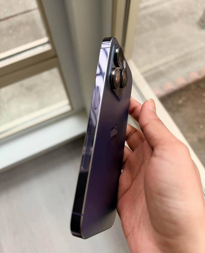 Apple iPhone 14 Pro Max 2