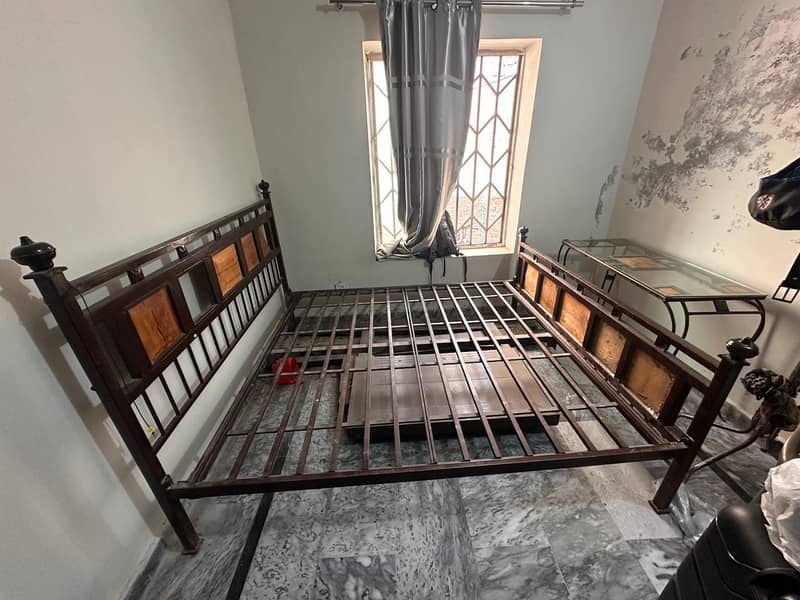 iron bed 2