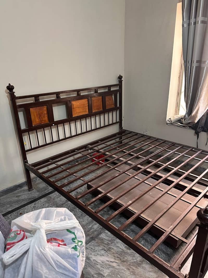 iron bed 7