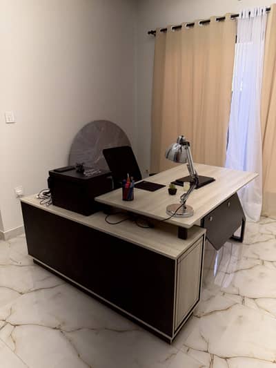 CEO office Table (Almost New)