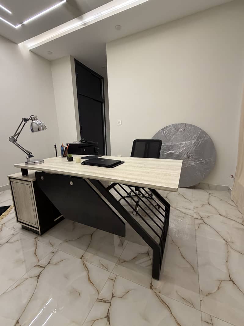 CEO office Table (Almost New) 2