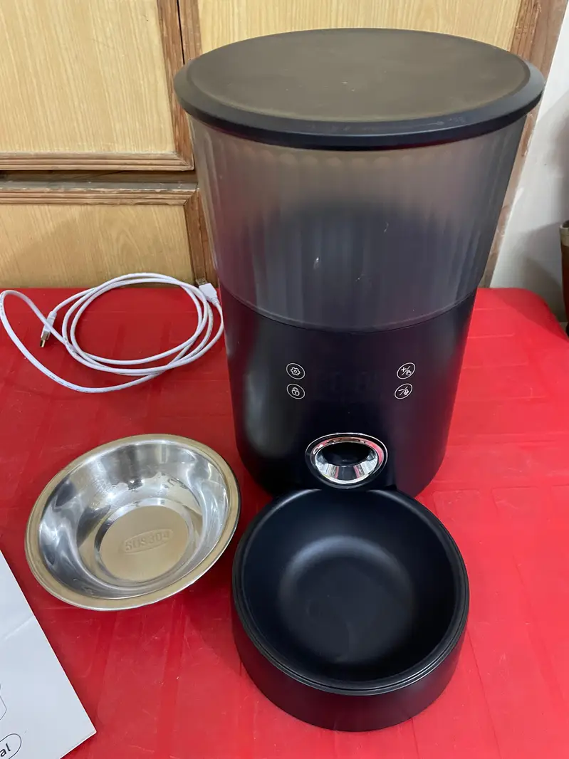 Automatoc Digital Electric Rechargeable Cat Feeder — photo 3