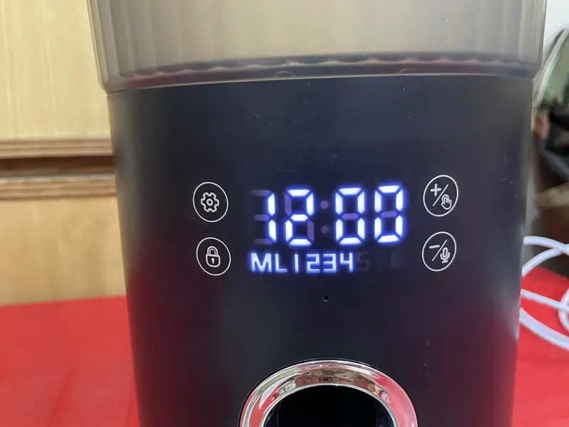 Automatoc Digital Electric Rechargeable Cat Feeder — photo 8