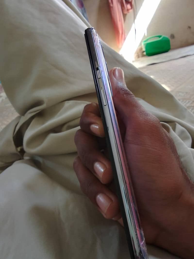 One Plus 9 5g single sim 4