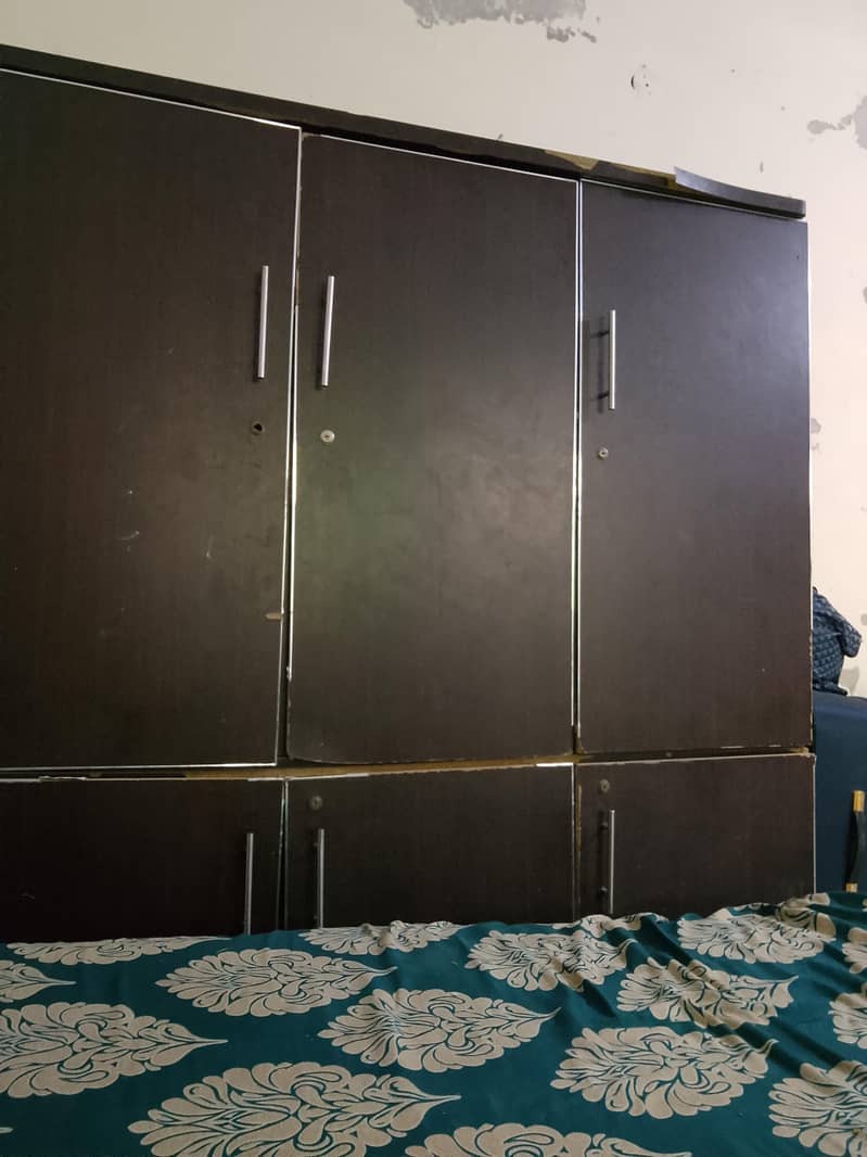 almari 3 door 1