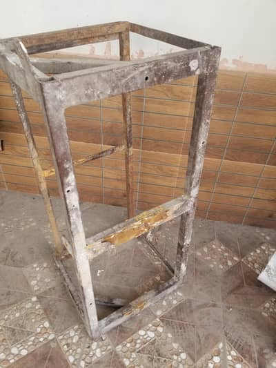 UPS Stand for sale