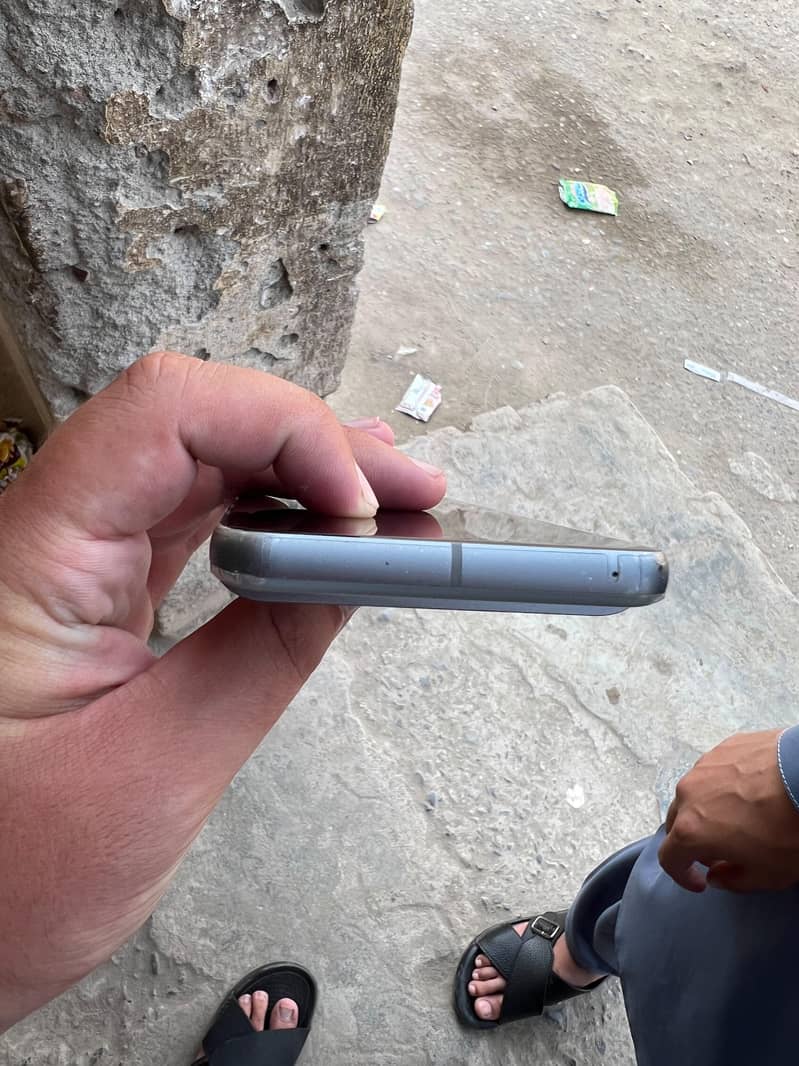 Google Pixel 8 4