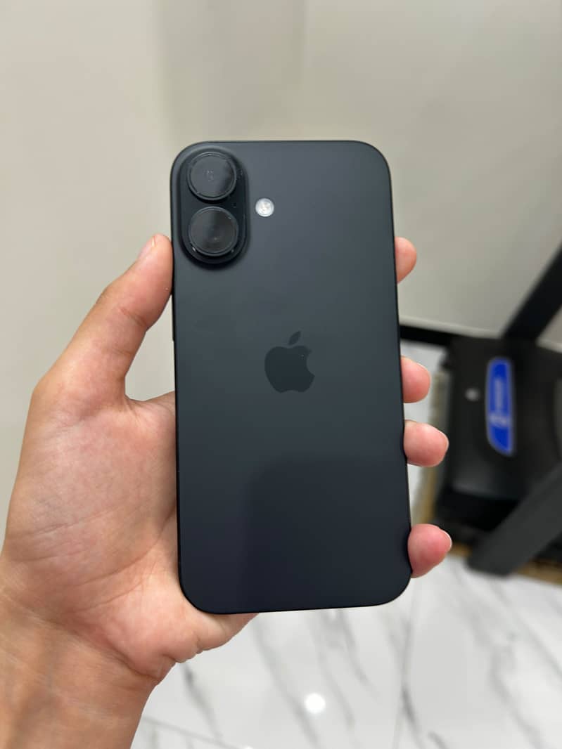 Apple iPhone 16 Black 0