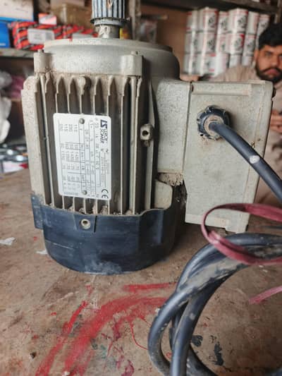 LEROY-SOMER LS80PR single phase motor