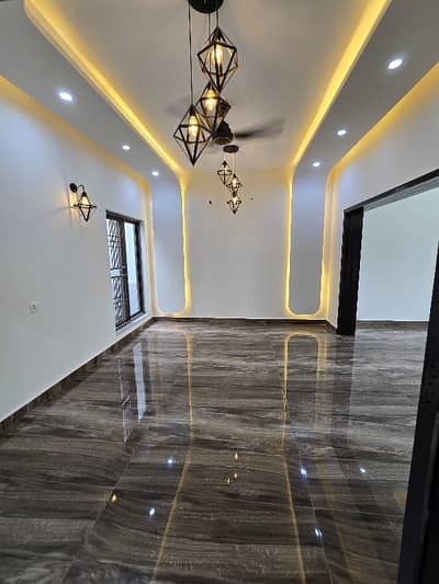 1 KANAL HOUSE FOR RENT IN NFC SOCIETY COLLEGE ROAD LAHORE