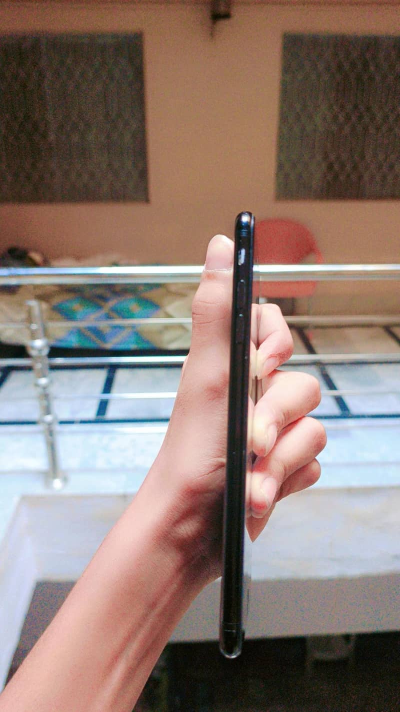 Apple iPhone 7 Plus 1