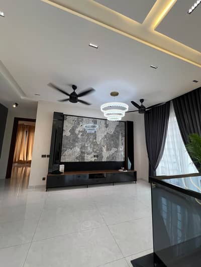 10 Marla Like New Upper Portion With Gas Available For Sale In Bahria Town Lahore.