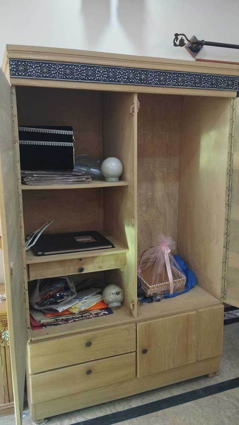 wardrobe 1
