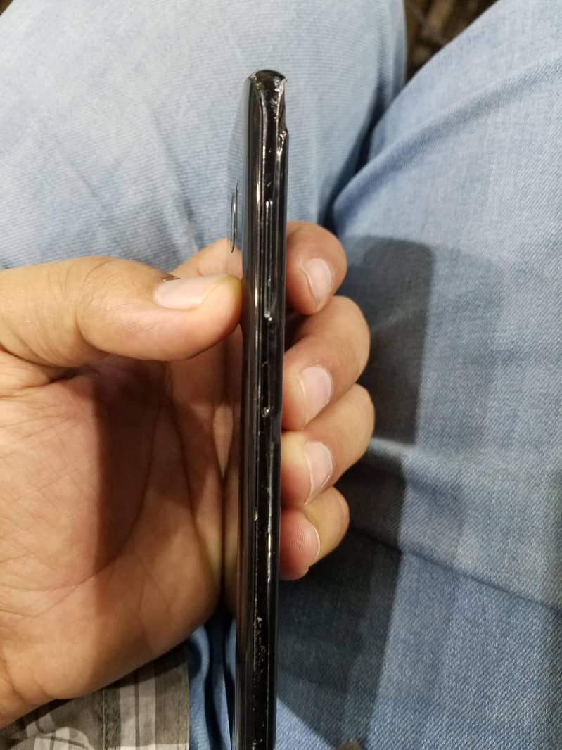 Samsung Mobile S8 4