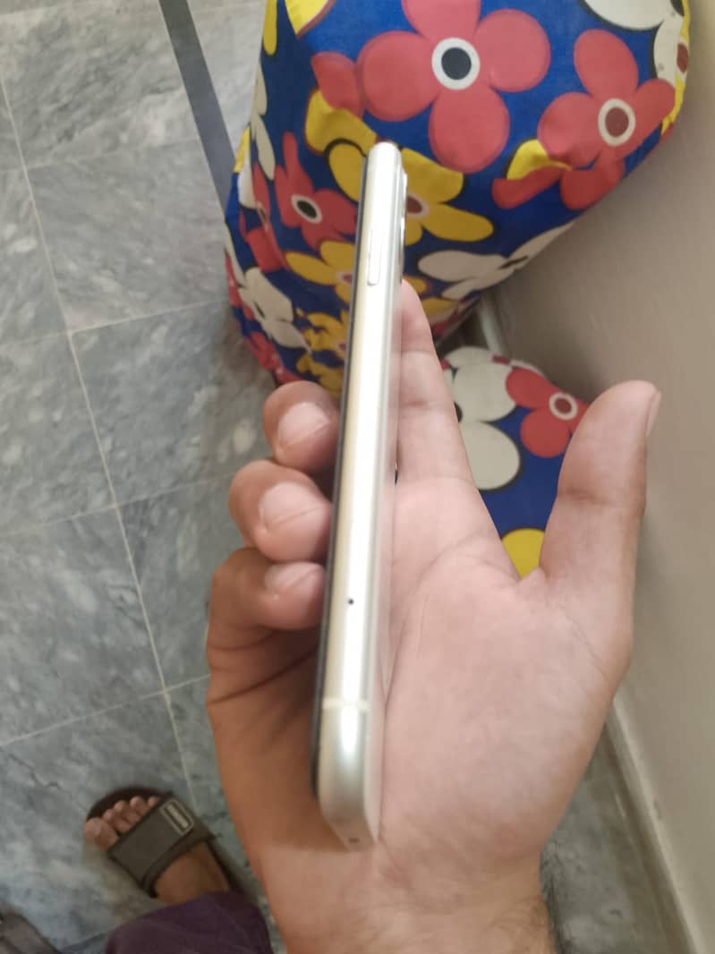 Apple iPhone 11 2