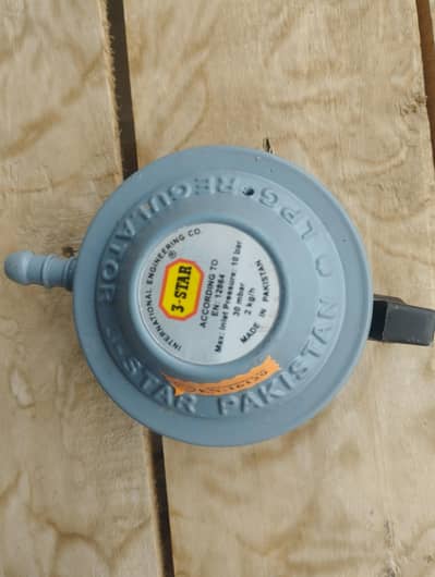3-STAR LPG Gas Regulator for cylinder 22 mm Model R01-E | Brand New