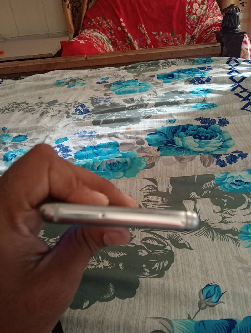 Samsung Mobile S8 Plus 2