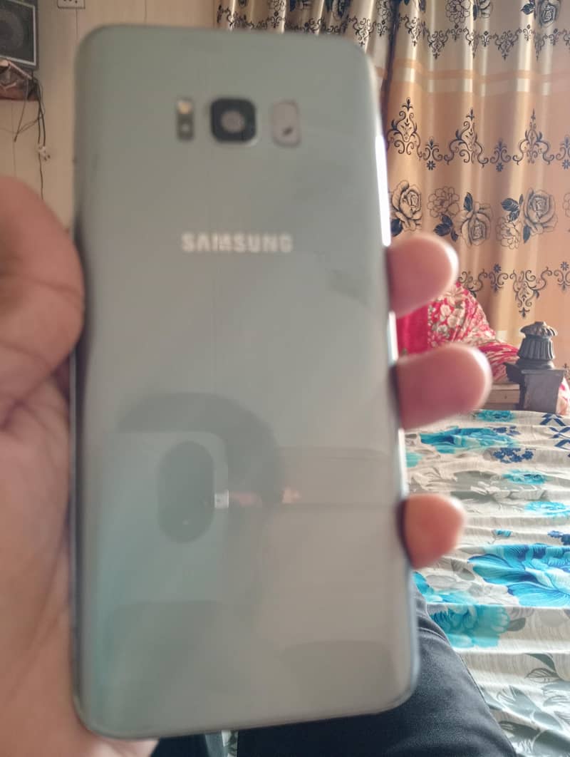 Samsung Mobile S8 Plus 6