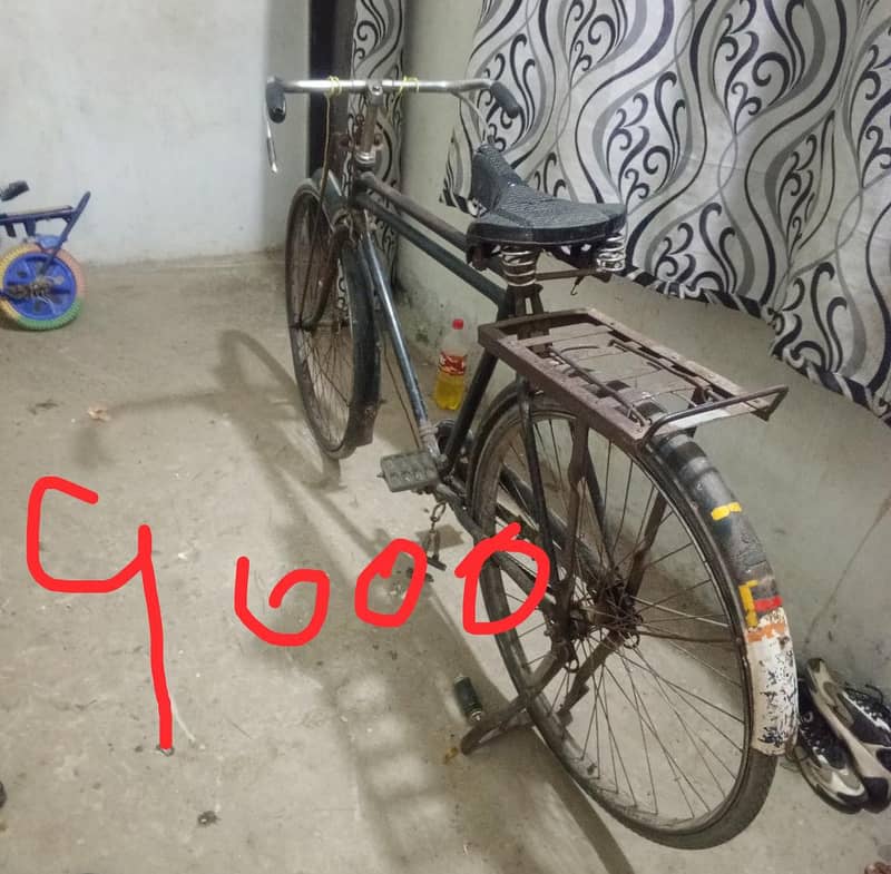 03030987199دونوں سائیکلیں سراب کی ہیں ایک بڑی سائیکل ہےے 1