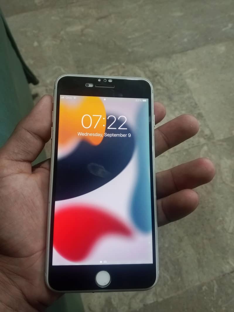 Apple iPhone 7 Plus 0
