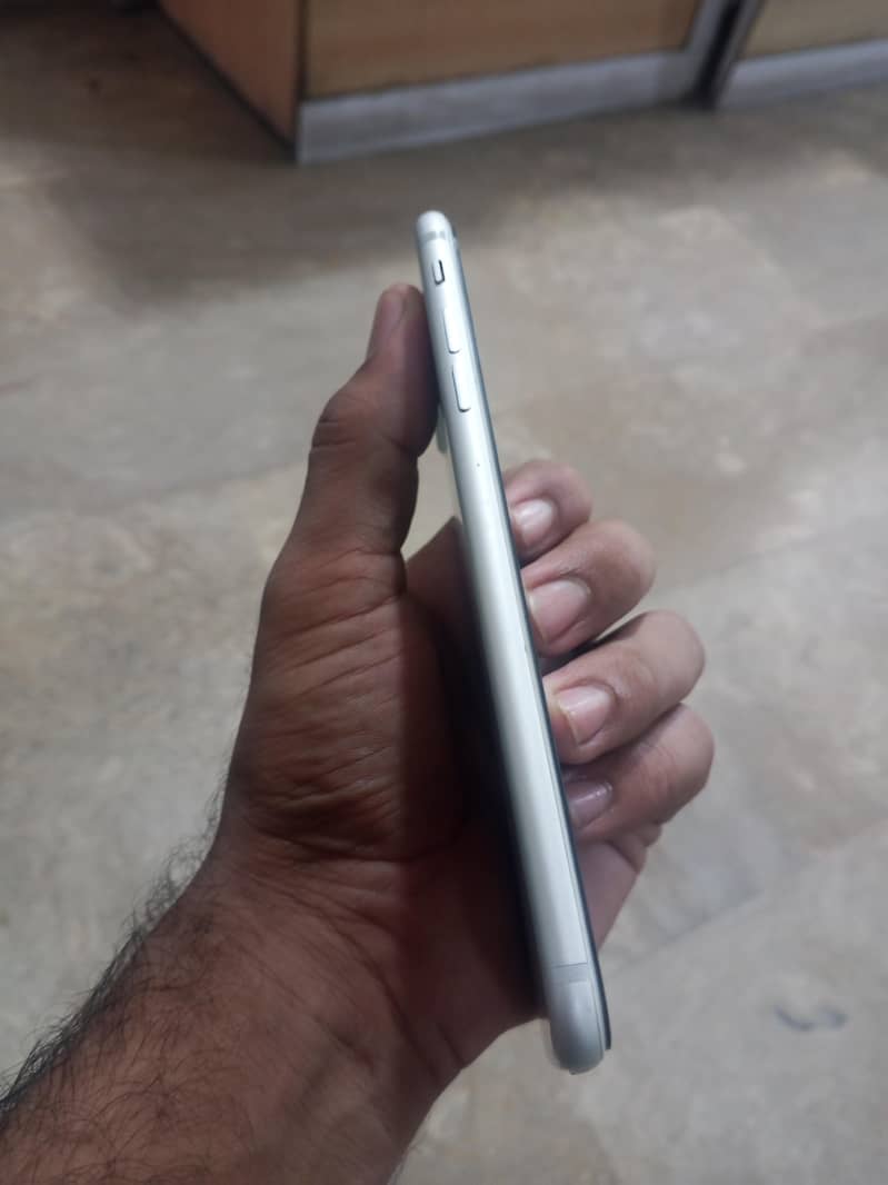 Apple iPhone 7 Plus 3