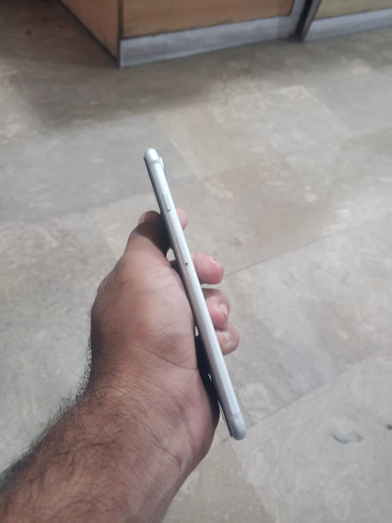 Apple iPhone 7 Plus 4