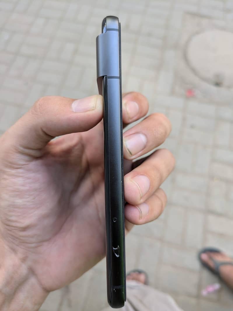 Google Pixel 8 4