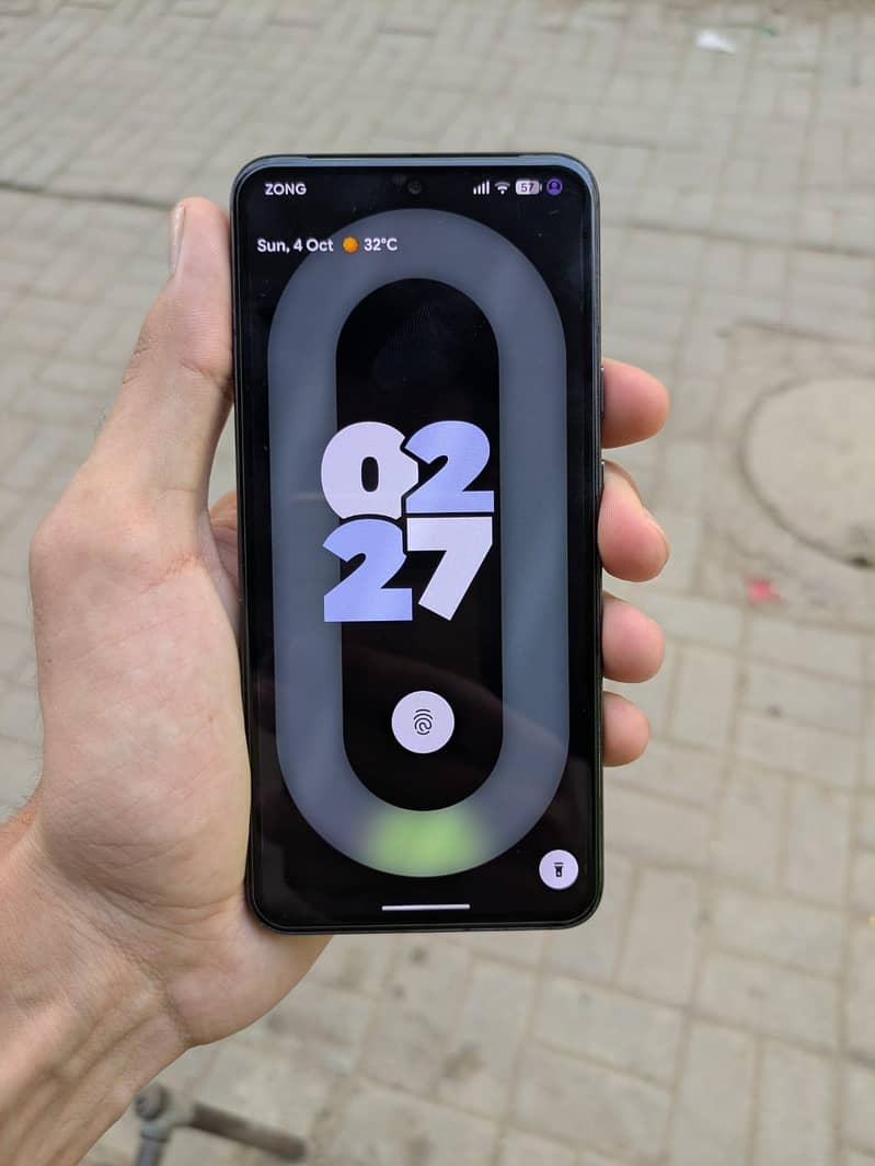 Google Pixel 8 5
