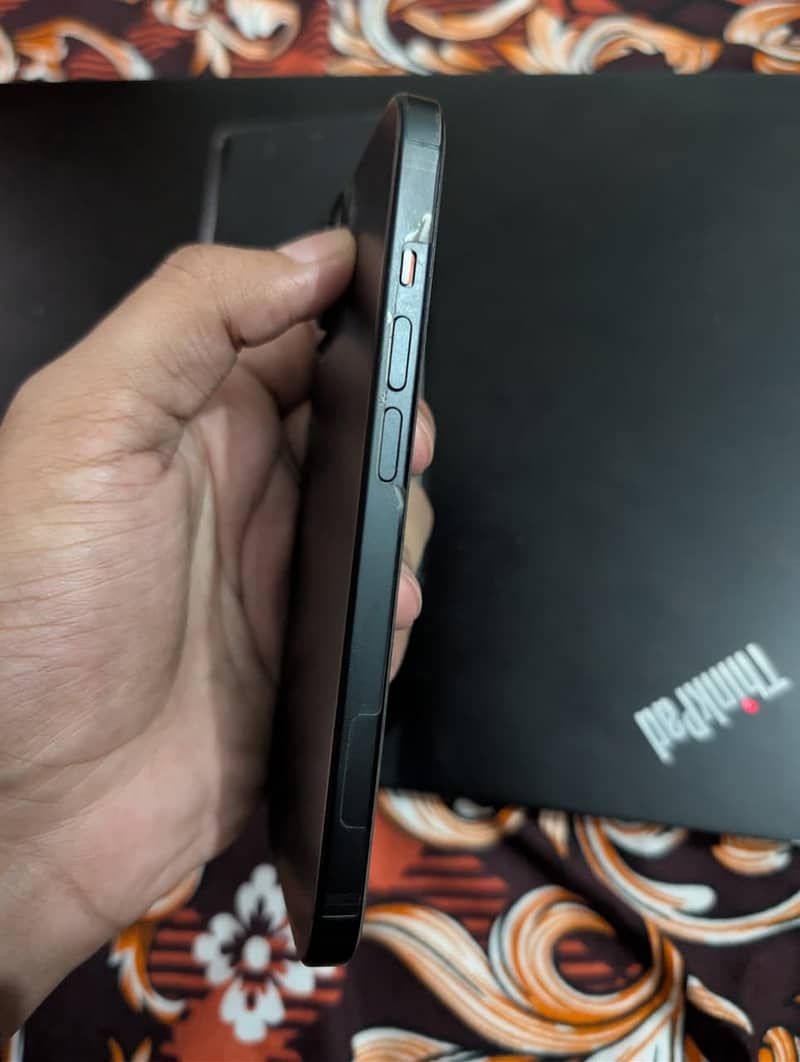 Apple iPhone 15 2