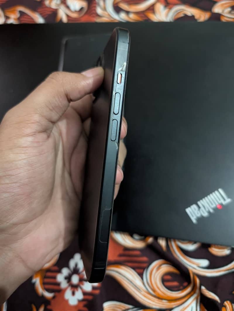 Apple iPhone 15 3