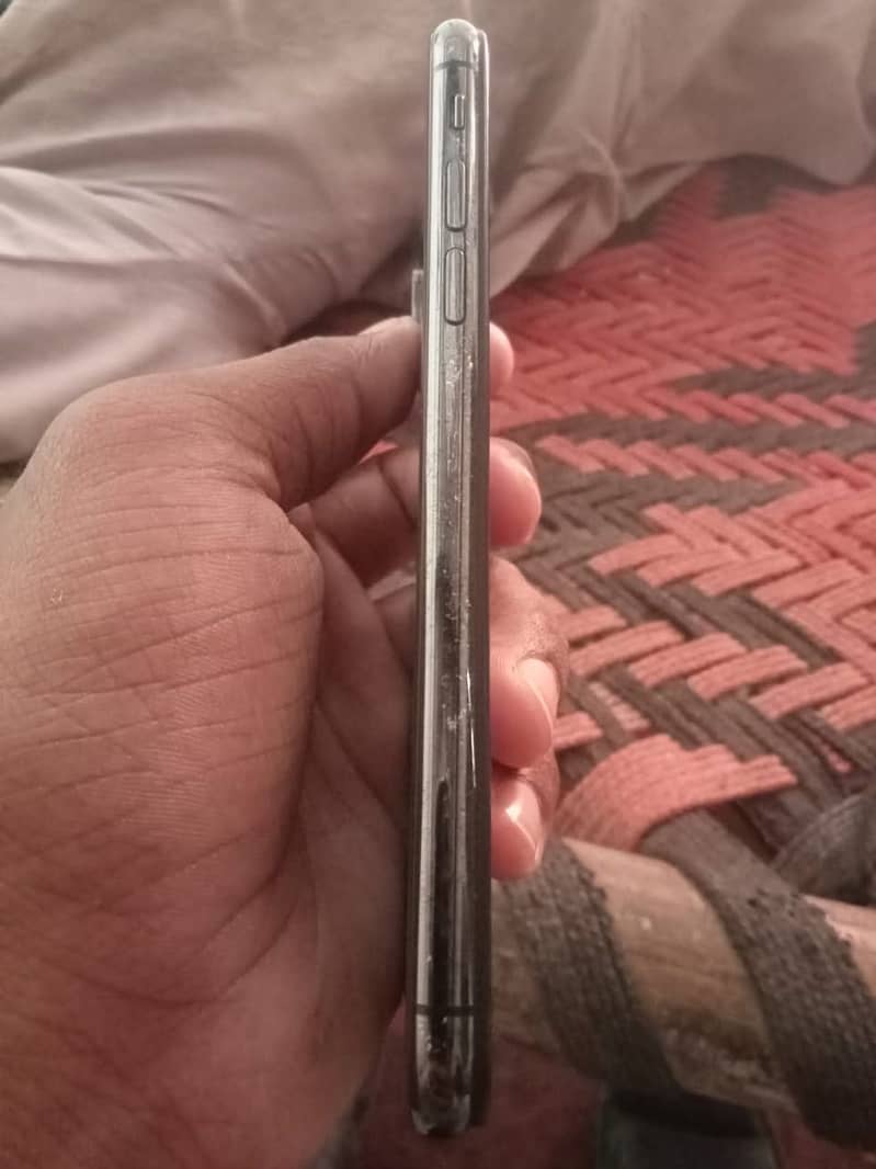 Apple iPhone X 6