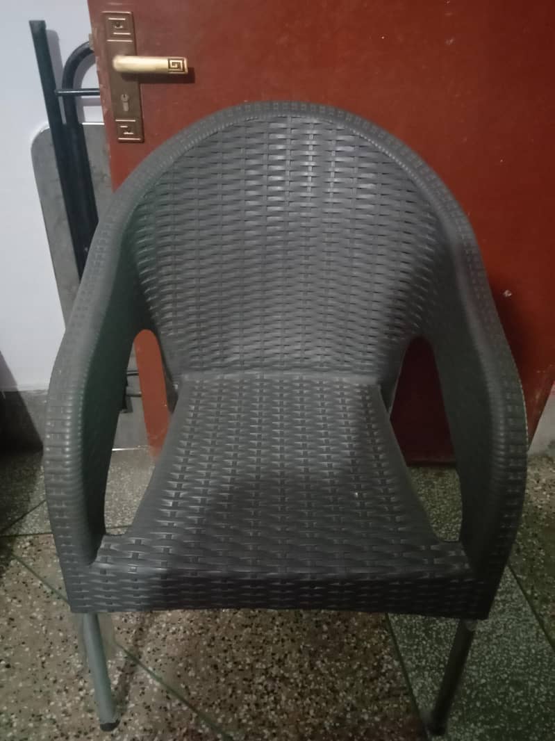 Chairs 0