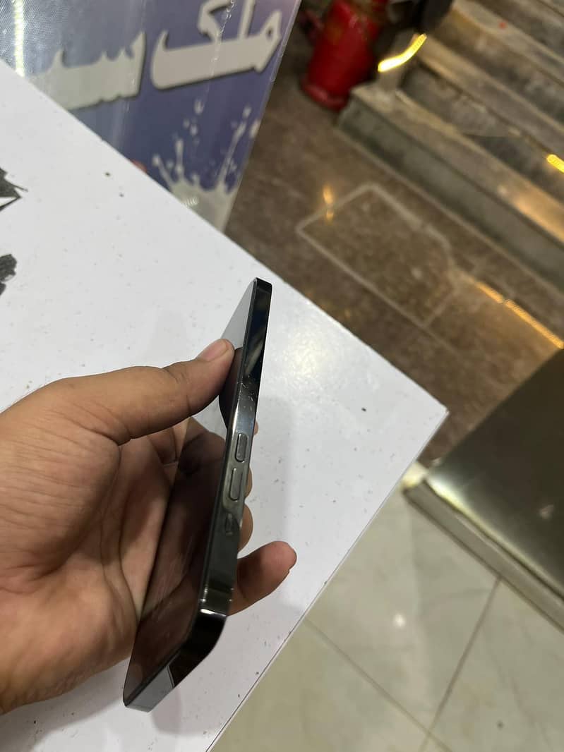 Apple iPhone 14 Pro Max 3