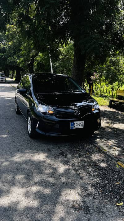 Toyota Vitz 2015