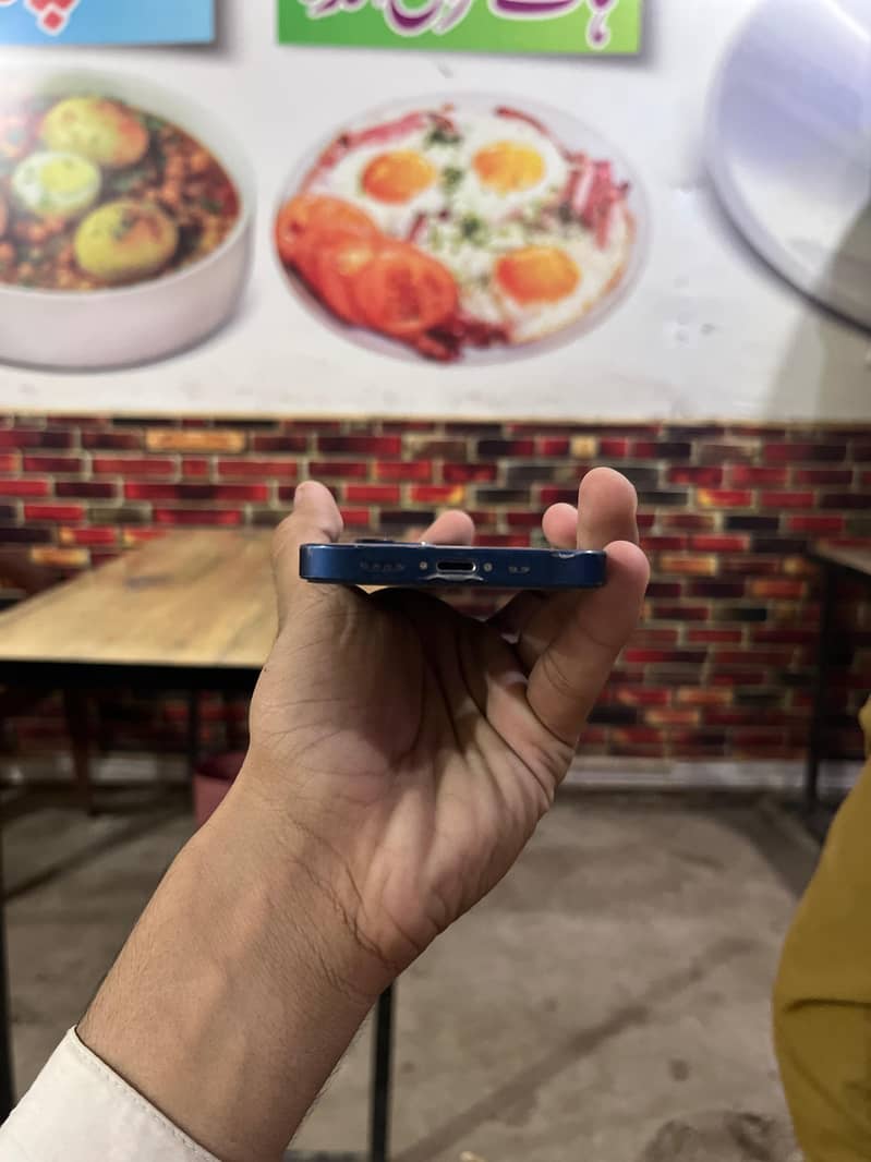 Apple iPhone 12 mini 3