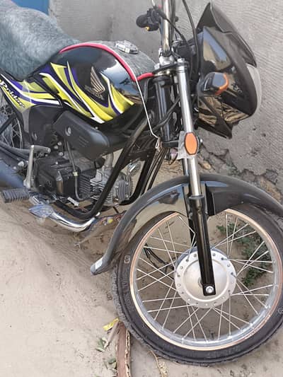 Honda pridor black 100cc