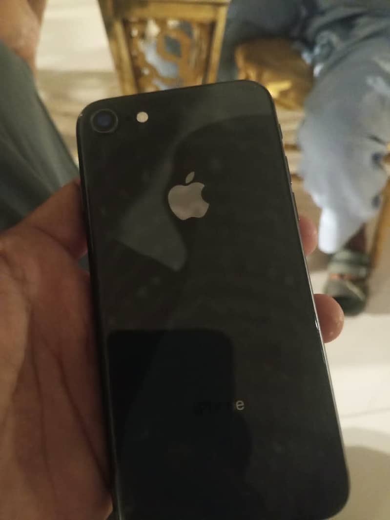 Apple iPhone 8 3