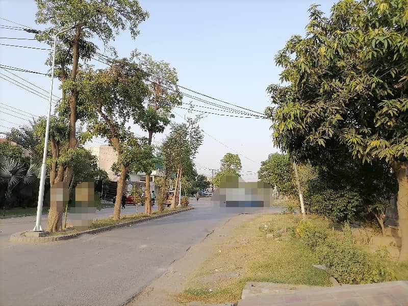 PLOT FOR SALE 0