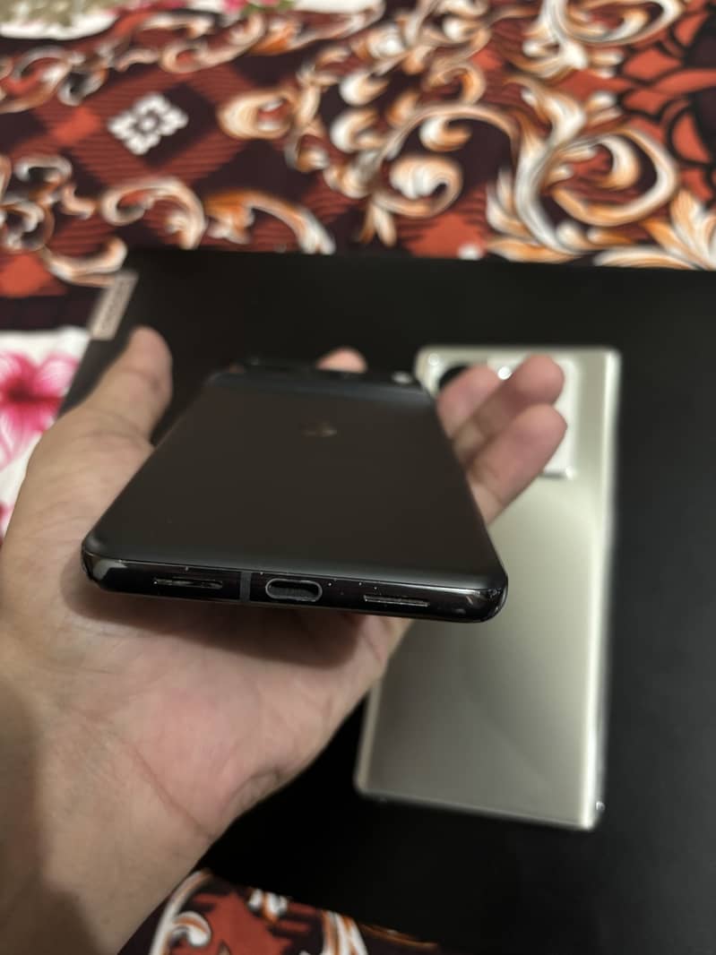 Google Pixel 8 Pro 2