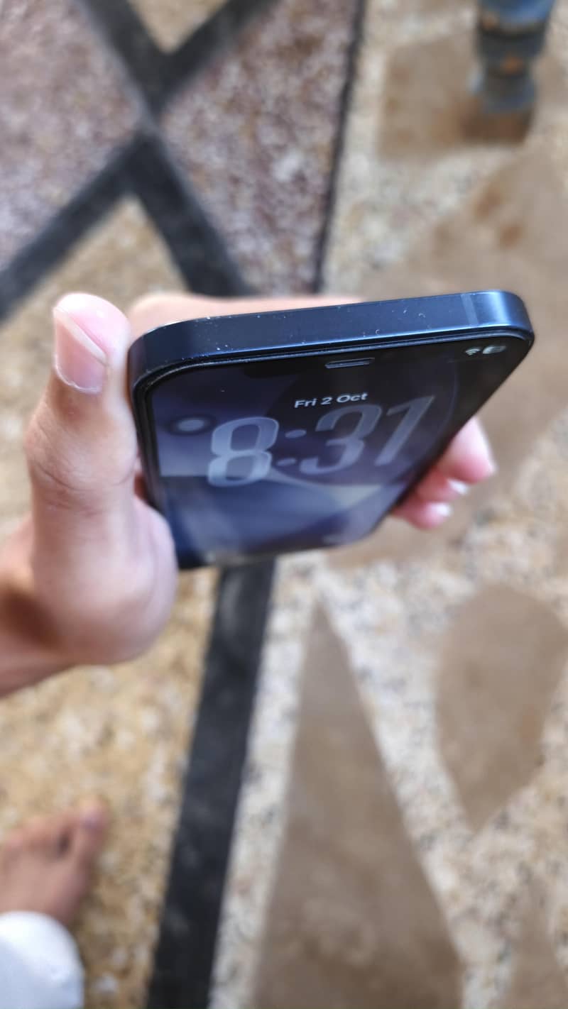 Apple iPhone 12 6