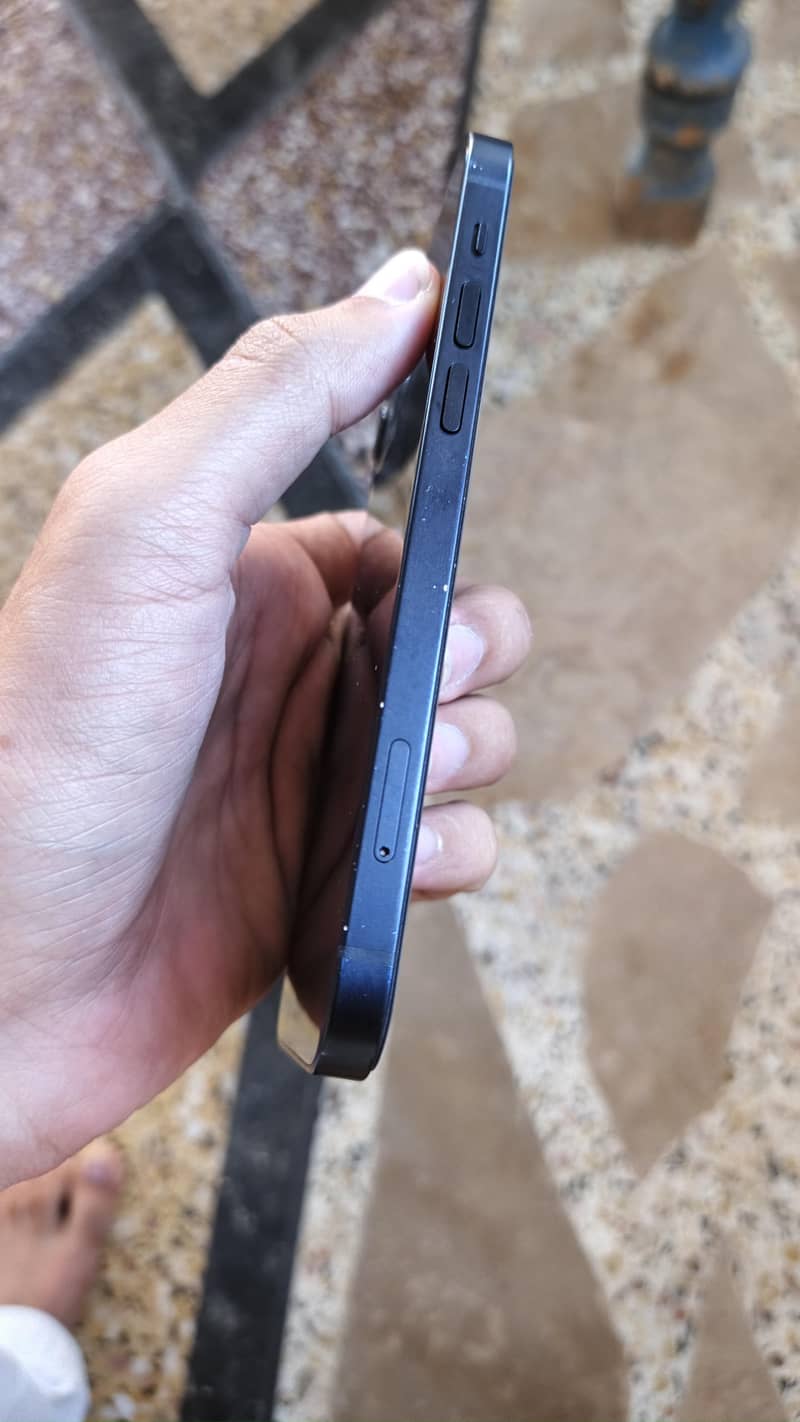 Apple iPhone 12 7